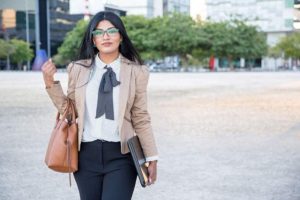 Mau Tampil Profesional? Inilah Rekomendasi Tas Kulit Asli untuk Wanita Karier